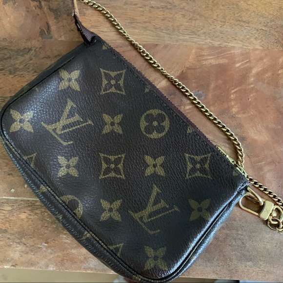 Louis Vuitton Mini Pochette - Picture 11 of 11